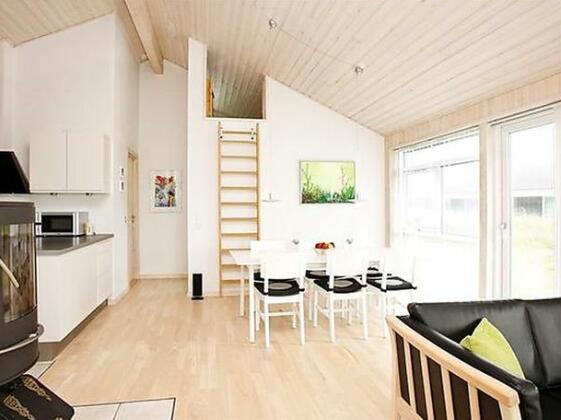 Three-Bedroom Holiday home in Blokhus 13 - Photo4