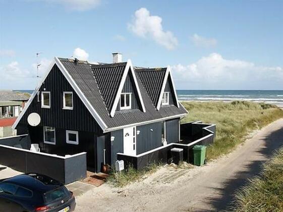 Three-Bedroom Holiday home in Blokhus 2 - Photo2