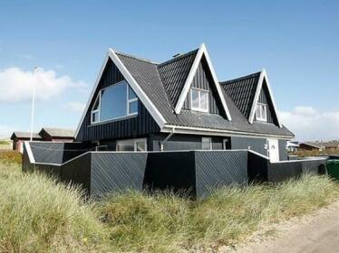 Three-Bedroom Holiday home in Blokhus 2