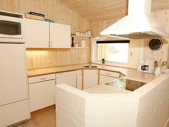 Four-Bedroom Holiday home in Nexo 3 - Photo3