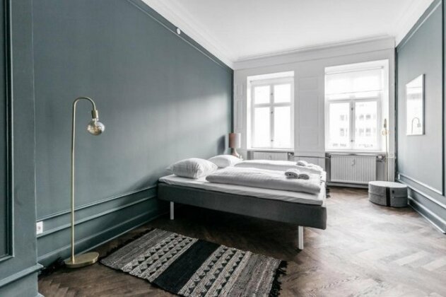 Hauser Luxury Apartments - Photo2