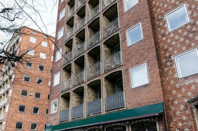 Large Apartment with 4 Balconies next to the King's Garden