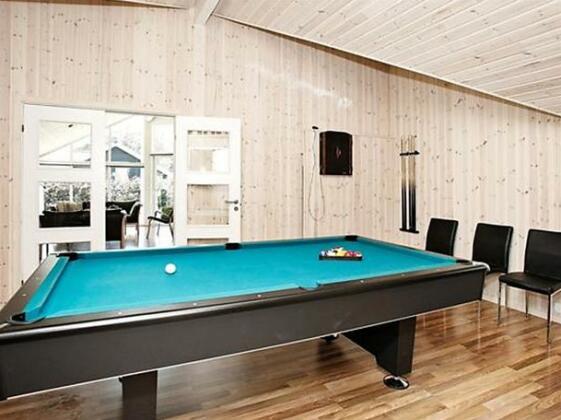 Five-Bedroom Holiday home in Ebeltoft 2 - Photo2