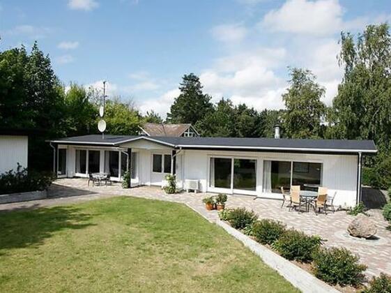 Four-Bedroom Holiday home in Ebeltoft 6