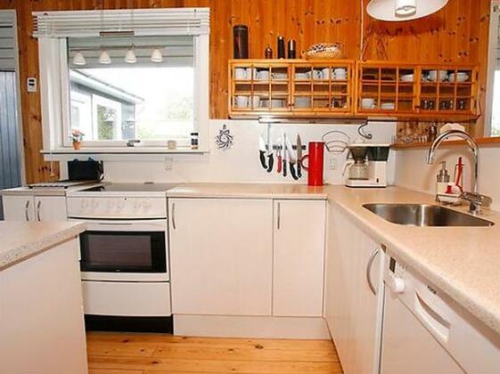 Two-Bedroom Holiday home in Ebeltoft 17 - Photo3