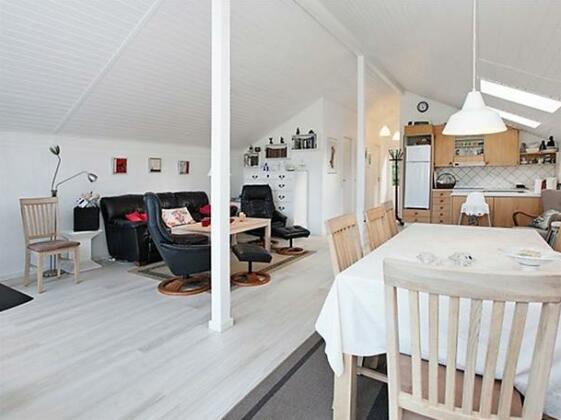 Two-Bedroom Holiday home in Glesborg 22 - Photo4