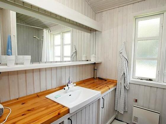Four-Bedroom Holiday home in Albaek 15 - Photo5