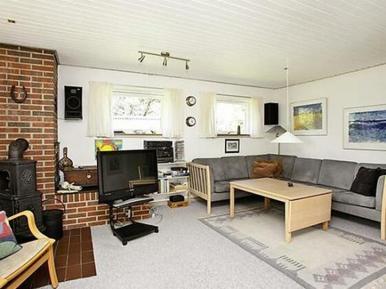 Three-Bedroom Holiday home in Jerup 5 - Photo3