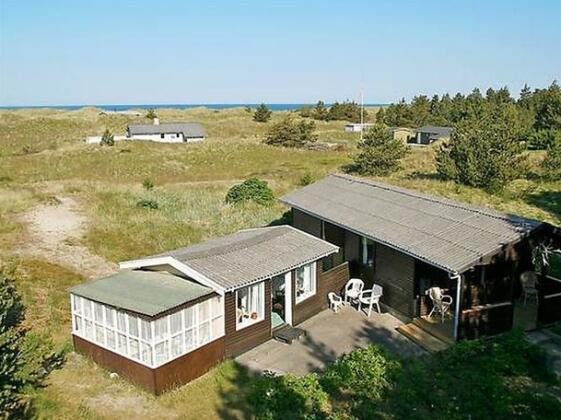 Two-Bedroom Holiday home in Albaek 8