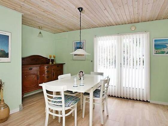 Two-Bedroom Holiday home in Albaek 9 - Photo2