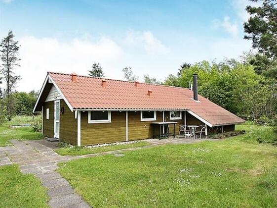 Two-Bedroom Holiday home in Strandby 1