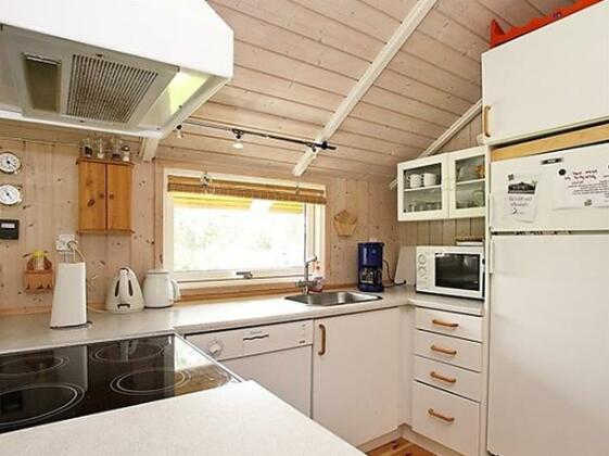 Two-Bedroom Holiday home in Strandby 1 - Photo4
