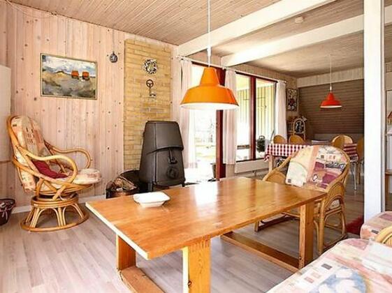 Two-Bedroom Holiday home in Glesborg 20 - Photo4