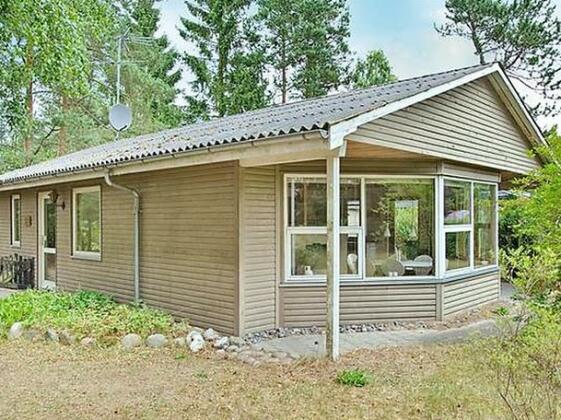 Two-Bedroom Holiday home in Glesborg 5