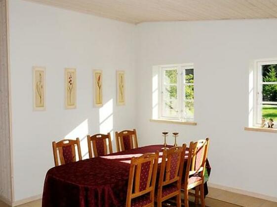 Four-Bedroom Holiday home in Glesborg 12 - Photo5