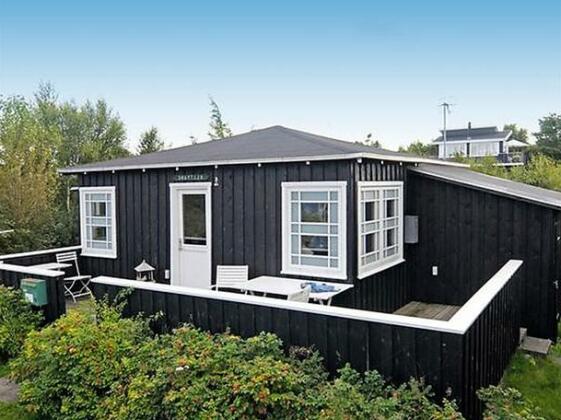 Two-Bedroom Holiday home in Grenaa 1