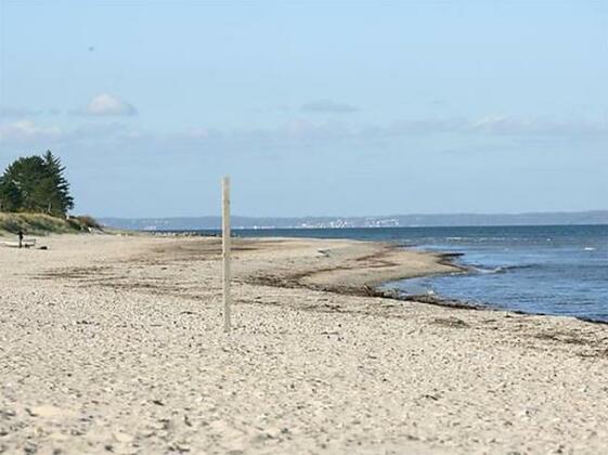 Four-Bedroom Holiday home in Dronningmolle 3 - Photo2