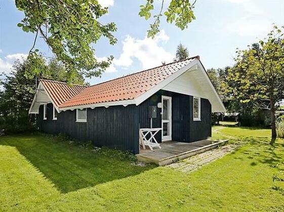 Three-Bedroom Holiday home in Gilleleje 2