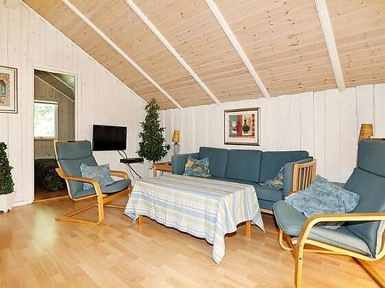 Three-Bedroom Holiday home in Gilleleje 2 - Photo3