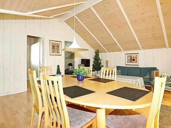 Three-Bedroom Holiday home in Gilleleje 2 - Photo4