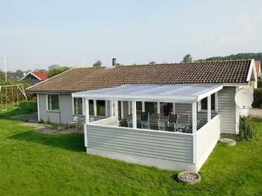Three-Bedroom Holiday home in Juelsminde 3