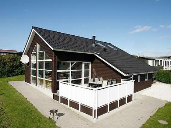 Two-Bedroom Holiday home in Juelsminde 2 - Photo2
