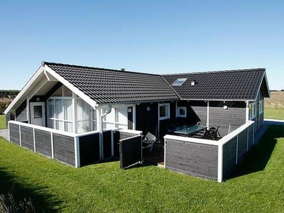 Four-Bedroom Holiday home in Hirtshals 1