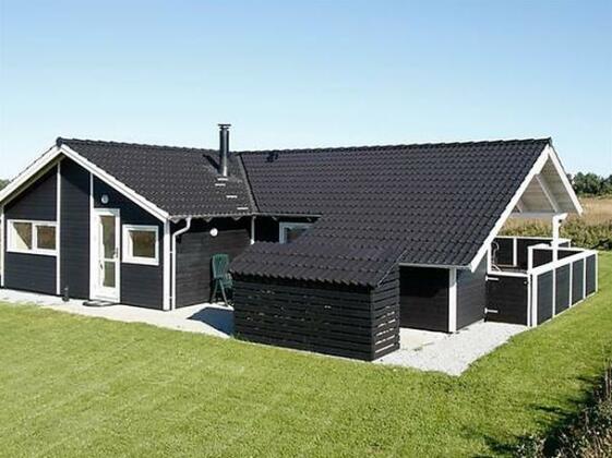 Four-Bedroom Holiday home in Hirtshals 1 - Photo2