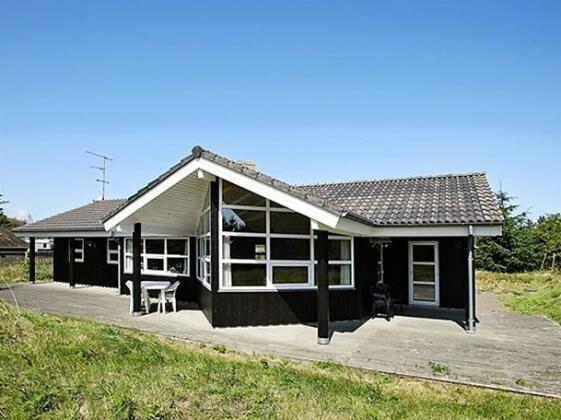Four-Bedroom Holiday home in Hirtshals 2 - Photo5