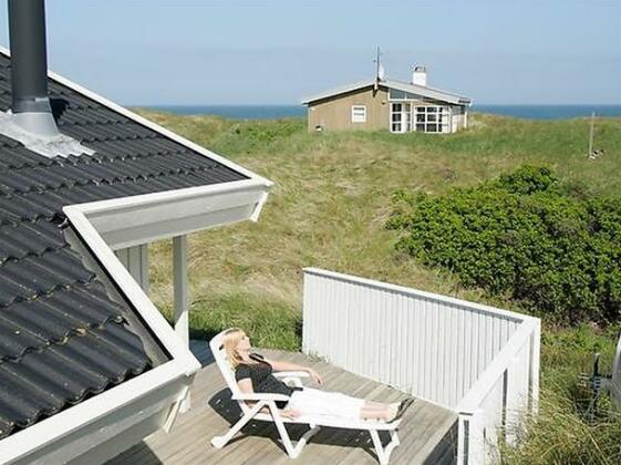 Three-Bedroom Holiday home in Lokken 16 - Photo2