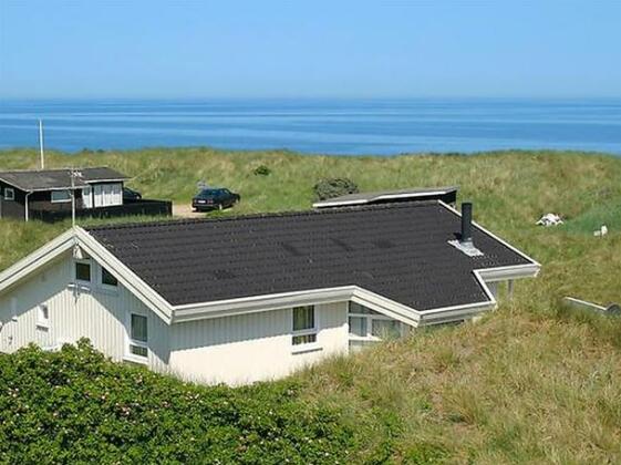 Three-Bedroom Holiday home in Lokken 16 - Photo3