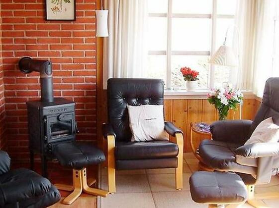 Two-Bedroom Holiday home in Lokken 24 - Photo5