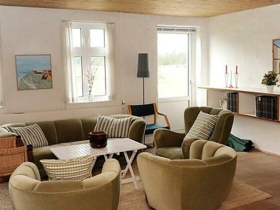 Eight-Bedroom Holiday home in Ulfborg - Photo4
