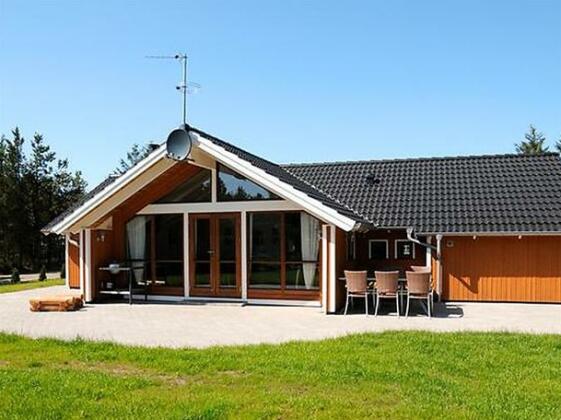 Four-Bedroom Holiday home in Ulfborg 1