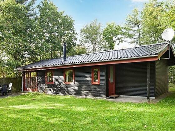 Two-Bedroom Holiday home in Ulfborg 4