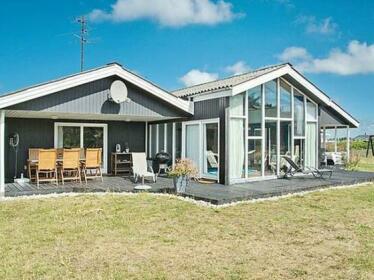 Five-Bedroom Holiday home in Ringkobing 5