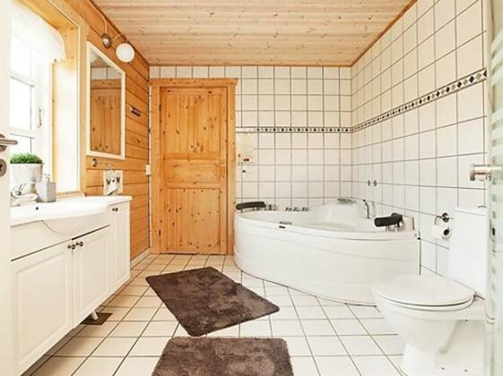 Four-Bedroom Holiday home in Kalundborg 3 - Photo5