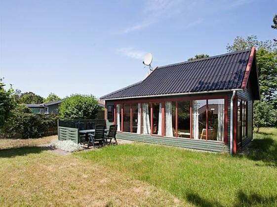 Two-Bedroom Holiday home in Store Fuglede 1