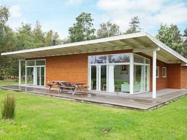 Three-Bedroom Holiday home in Knebel 18