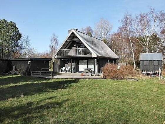 Three-Bedroom Holiday home in Knebel 28