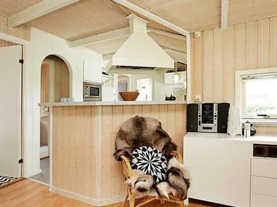 Four-Bedroom Holiday home in Sjolund 2 - Photo3