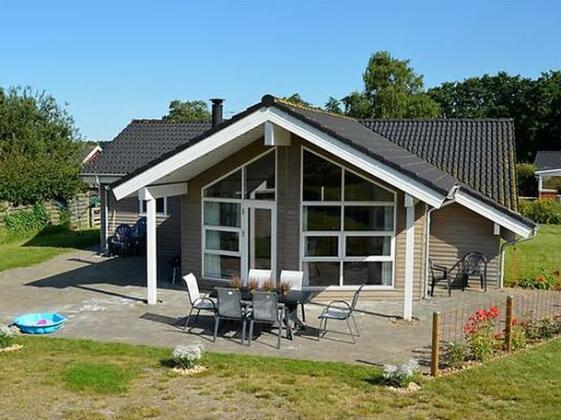 Three-Bedroom Holiday home in Sjolund 3 - Photo2