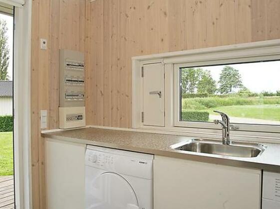 Three-Bedroom Holiday home in Sjolund 5 - Photo4