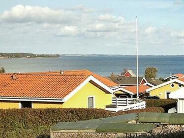 Three-Bedroom Holiday home in Sjolund 6