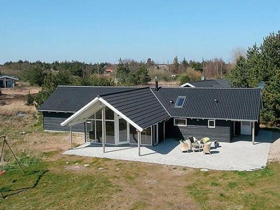 Four-Bedroom Holiday home in Romo 2 - Photo2