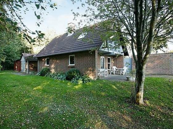 Four-Bedroom Holiday home in Oster Assels 1