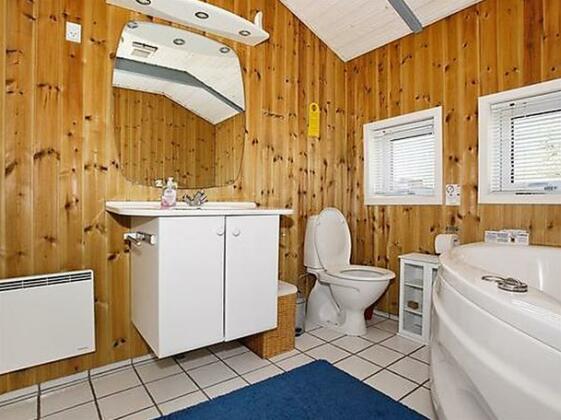 Three-Bedroom Holiday home in Oster Assels 1 - Photo3
