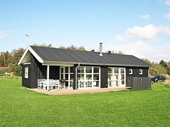 Three-Bedroom Holiday home in Oster Assels 3