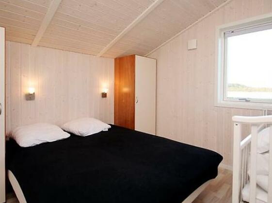 Four-Bedroom Holiday home in Rude - Photo2