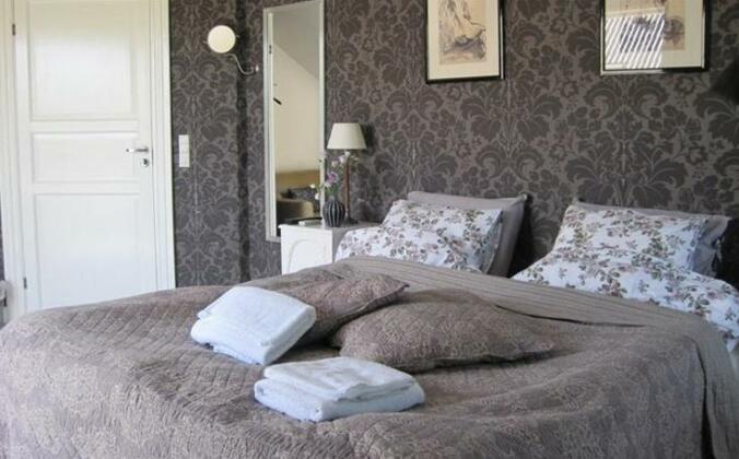 Holmegaard Bed & Breakfast - Photo2